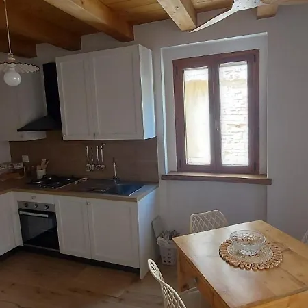 Angolhouse 1